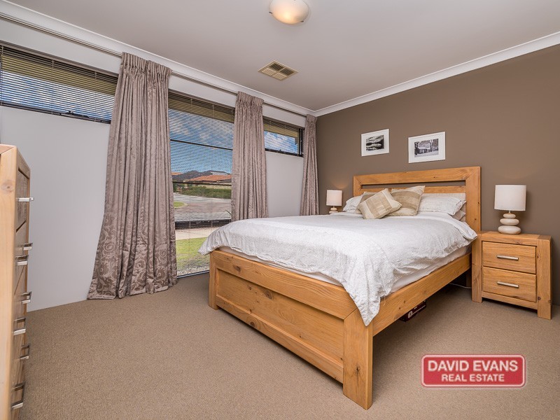 2/15 Crosthwait Circle, Tapping WA 6065