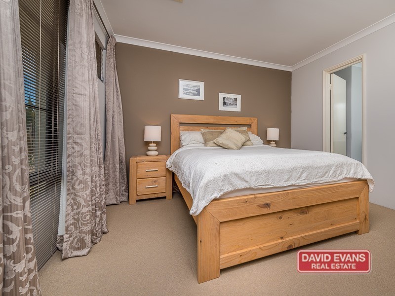 2/15 Crosthwait Circle, Tapping WA 6065