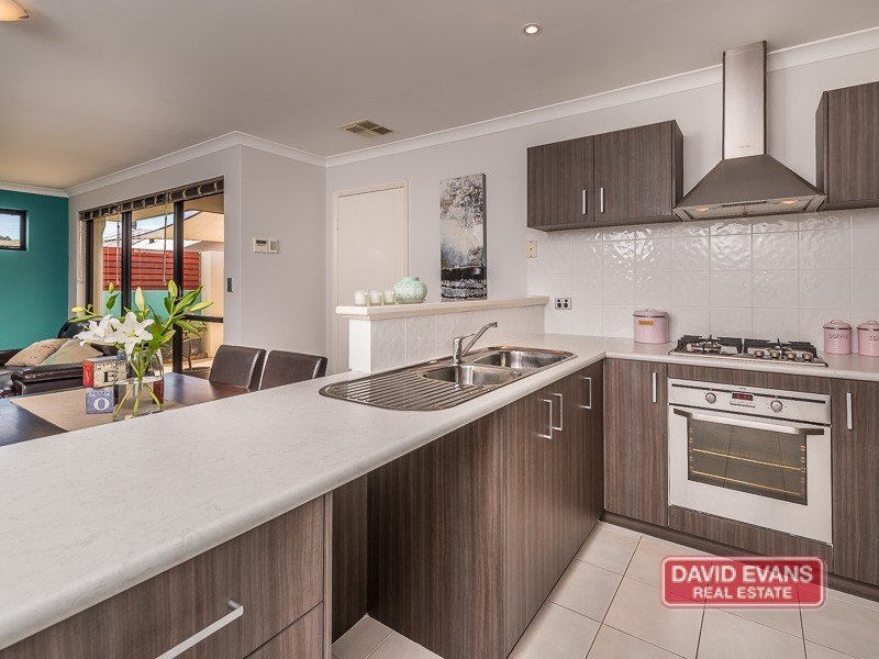 2/15 Crosthwait Circle, Tapping WA 6065