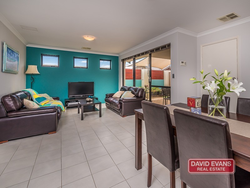 2/15 Crosthwait Circle, Tapping WA 6065