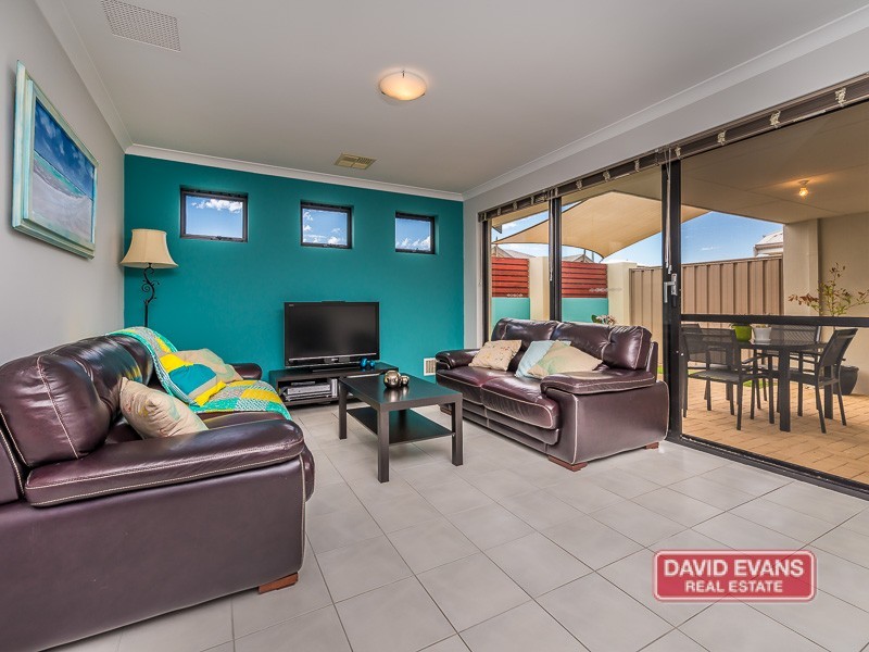 2/15 Crosthwait Circle, Tapping WA 6065