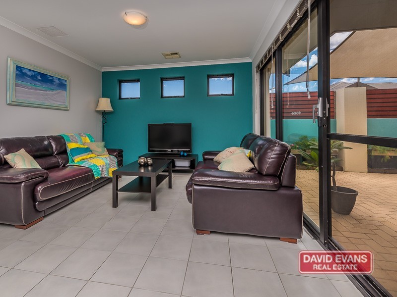 2/15 Crosthwait Circle, Tapping WA 6065