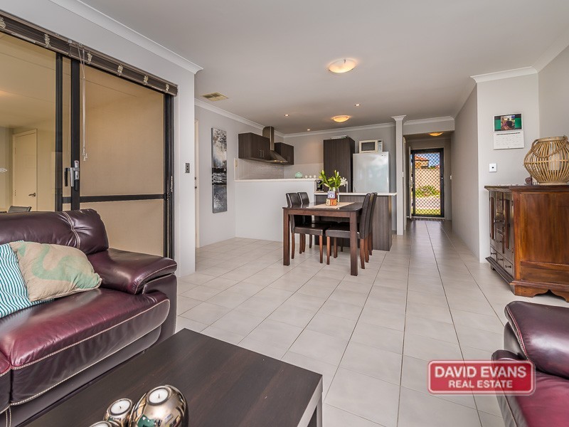 2/15 Crosthwait Circle, Tapping WA 6065