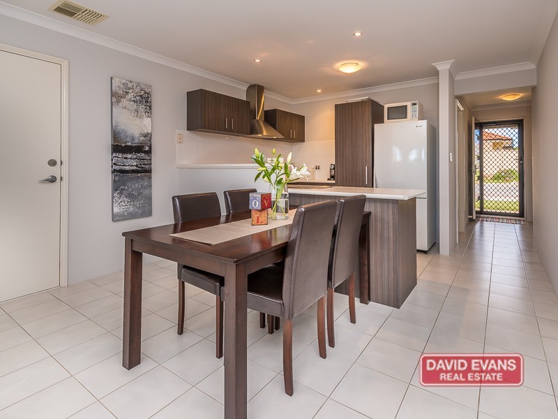 2/15 Crosthwait Circle, Tapping WA 6065