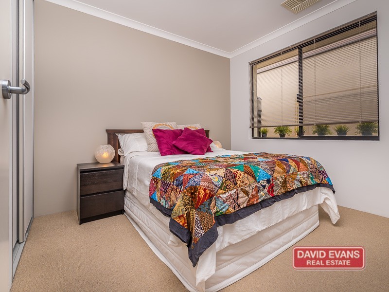 2/15 Crosthwait Circle, Tapping WA 6065