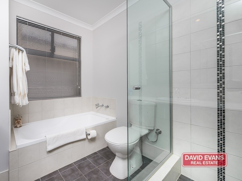 2/15 Crosthwait Circle, Tapping WA 6065