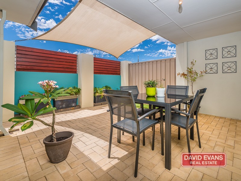 2/15 Crosthwait Circle, Tapping WA 6065