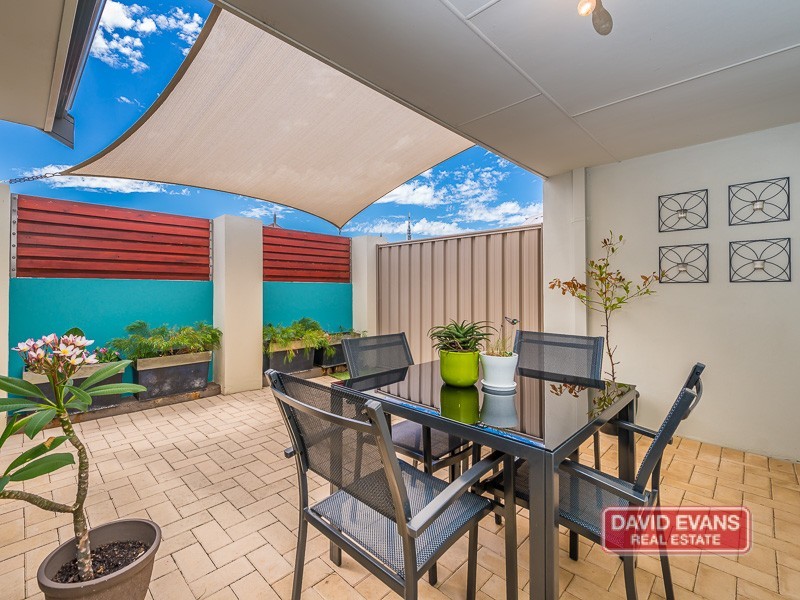 2/15 Crosthwait Circle, Tapping WA 6065