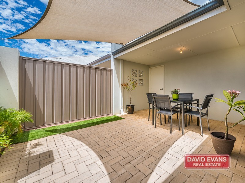 2/15 Crosthwait Circle, Tapping WA 6065