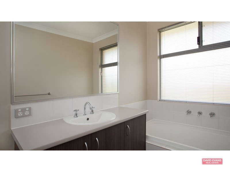 9 Dietes View, Sinagra WA 6065