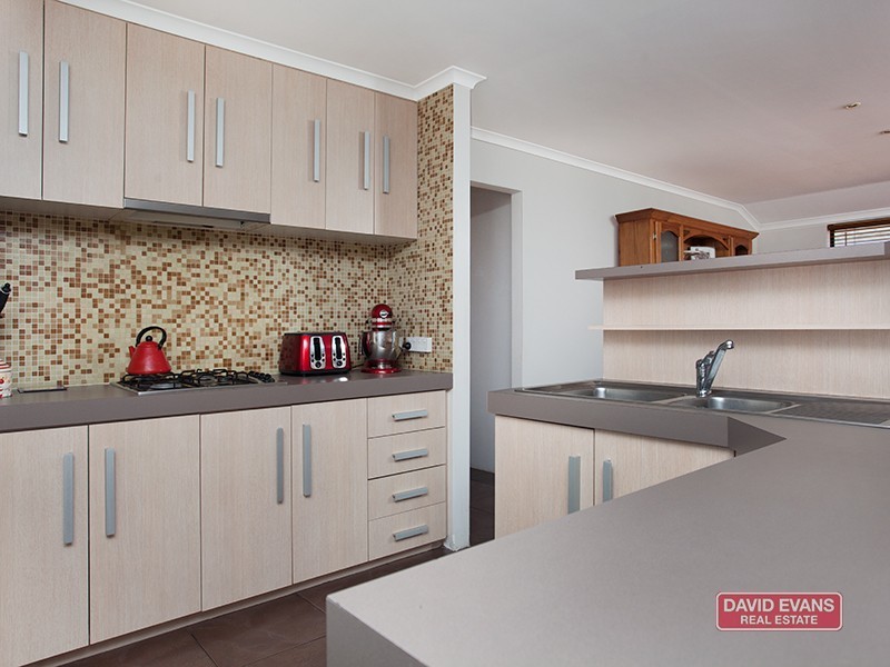 11 Walsall Turn, Hocking WA 6065