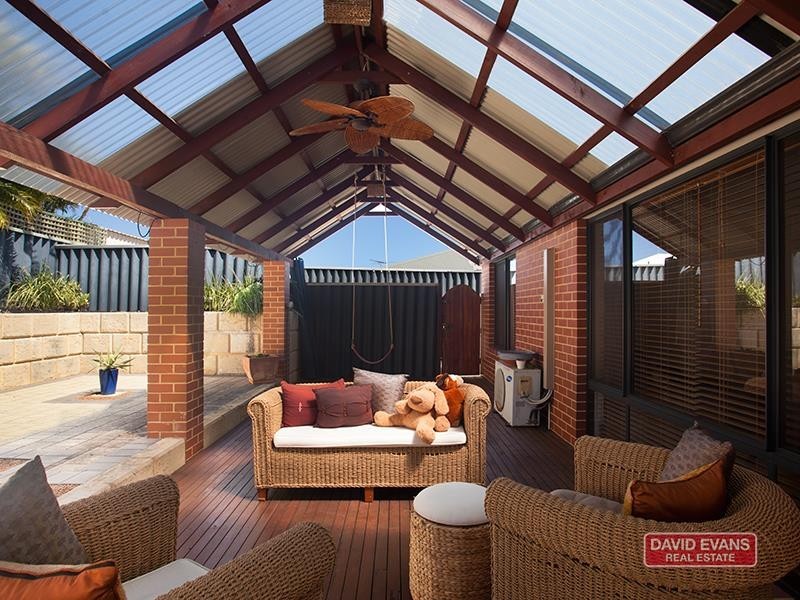 11 Walsall Turn, Hocking WA 6065