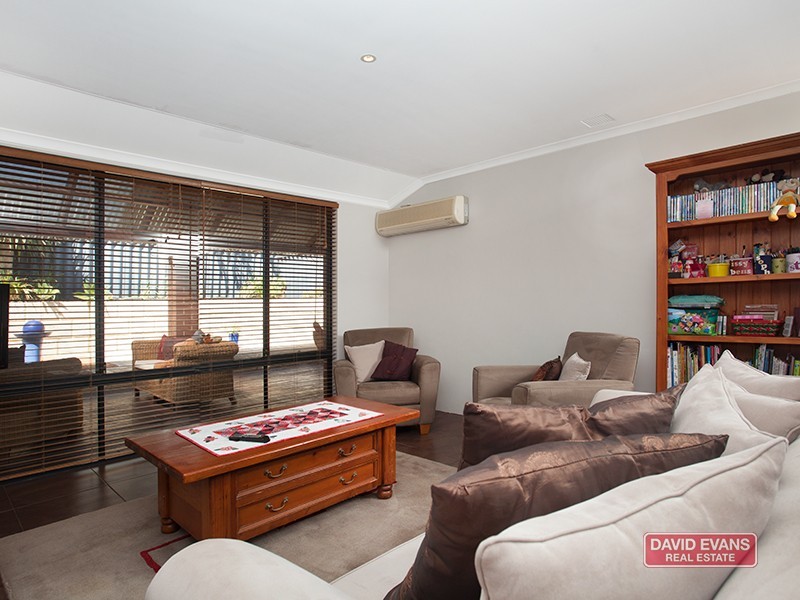 11 Walsall Turn, Hocking WA 6065