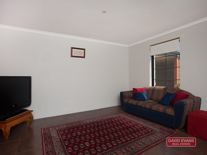 11 Walsall Turn, Hocking WA 6065