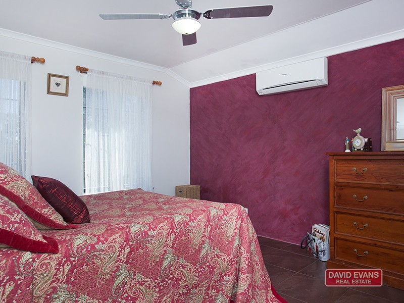 11 Walsall Turn, Hocking WA 6065