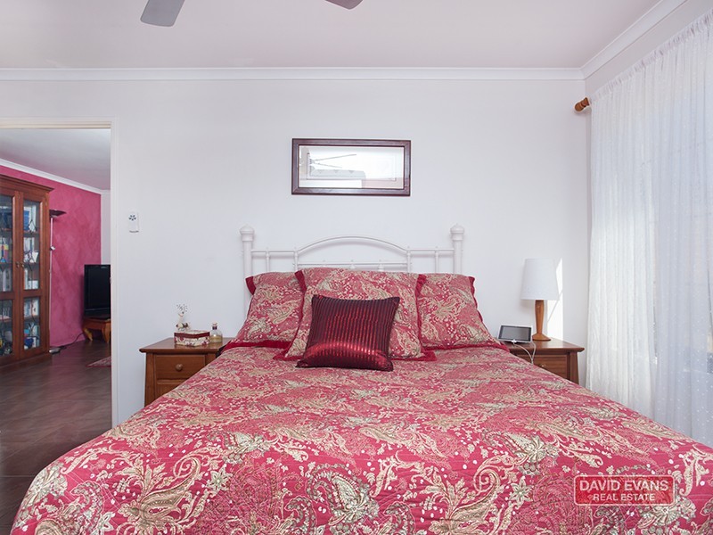 11 Walsall Turn, Hocking WA 6065