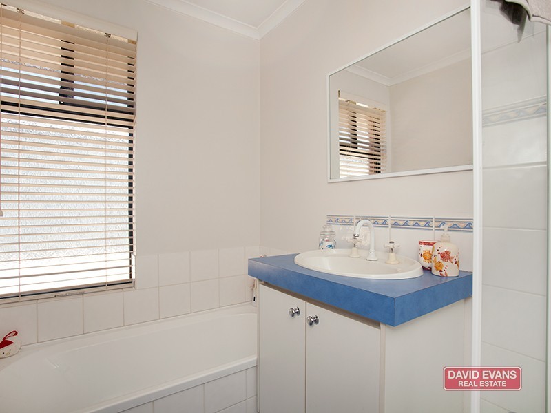 11 Walsall Turn, Hocking WA 6065