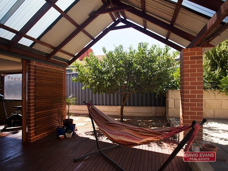 11 Walsall Turn, Hocking WA 6065