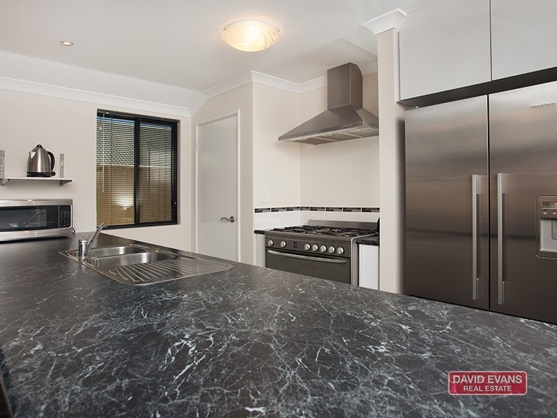 32 Floresta Street, Sinagra WA 6065