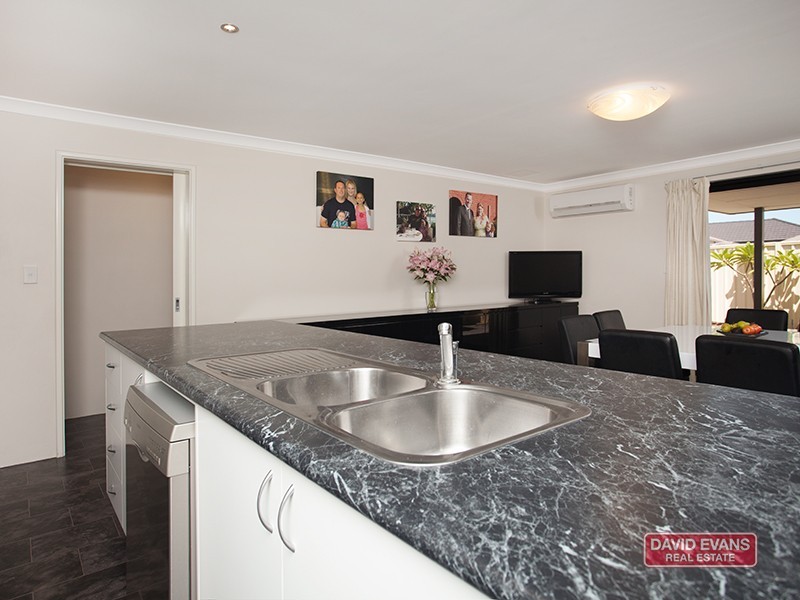 32 Floresta Street, Sinagra WA 6065