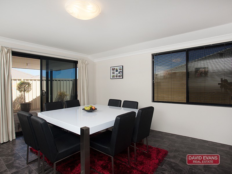 32 Floresta Street, Sinagra WA 6065