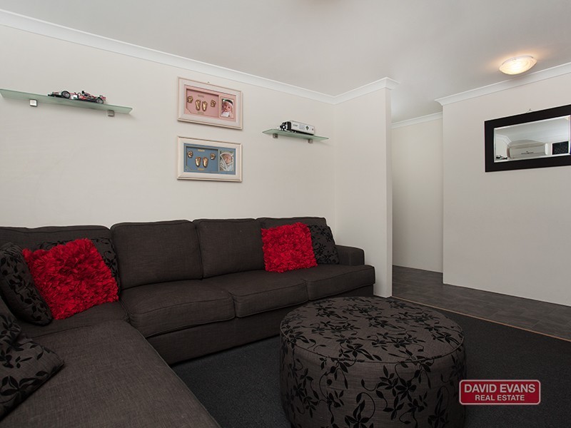 32 Floresta Street, Sinagra WA 6065