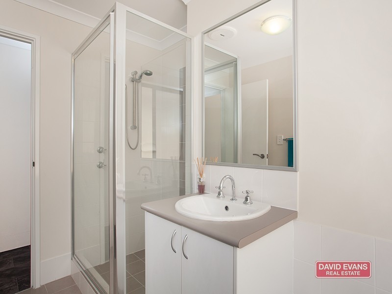 32 Floresta Street, Sinagra WA 6065