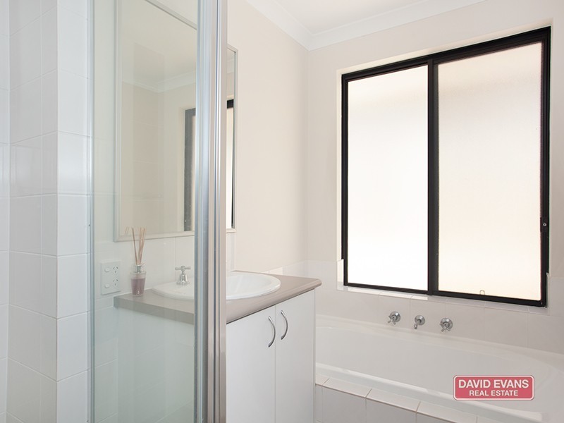 32 Floresta Street, Sinagra WA 6065