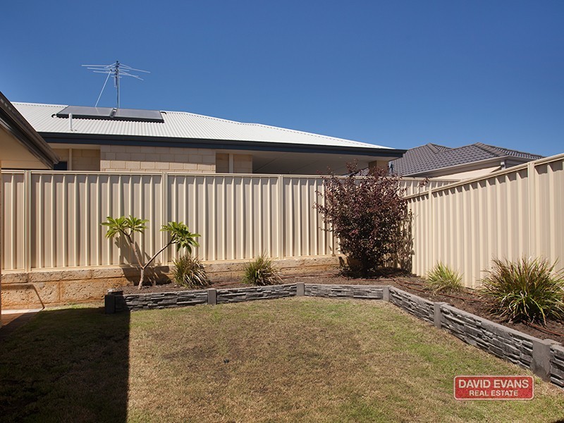32 Floresta Street, Sinagra WA 6065