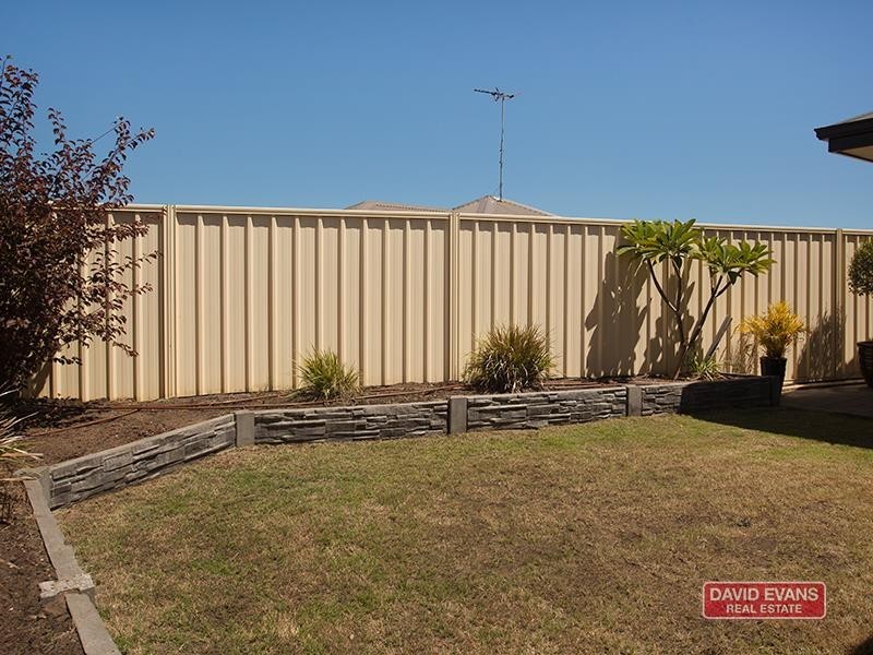 32 Floresta Street, Sinagra WA 6065