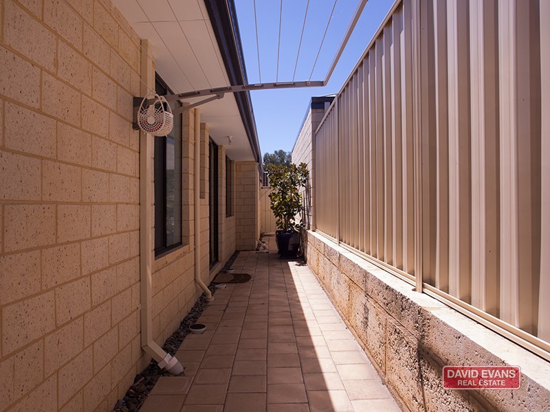 32 Floresta Street, Sinagra WA 6065