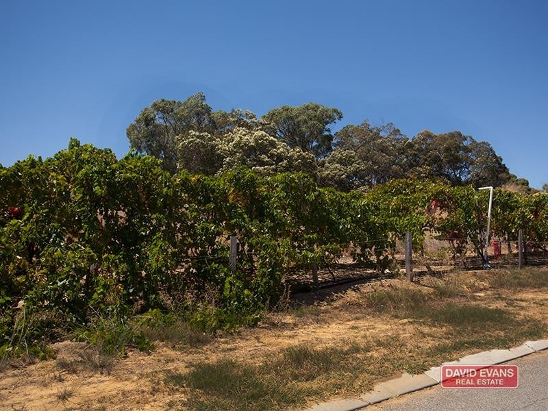 32 Floresta Street, Sinagra WA 6065