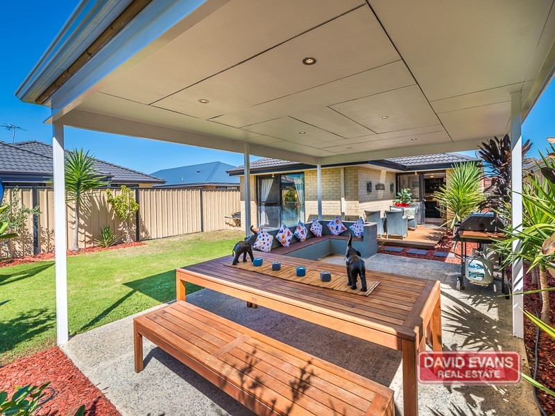 34 Lauderdale Ramble, Carramar WA 6031
