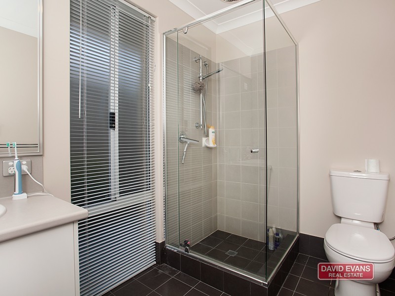 5 Damperia Green, Sinagra WA 6065