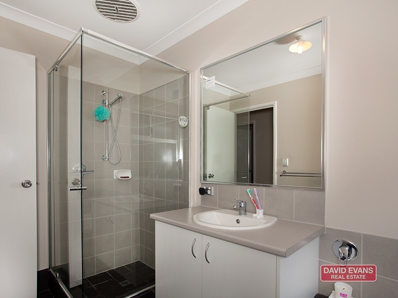 5 Damperia Green, Sinagra WA 6065