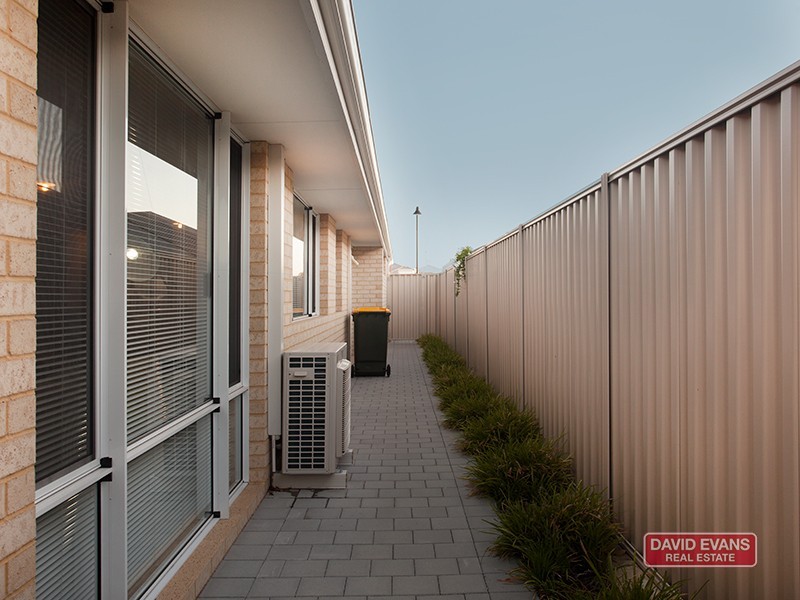 5 Damperia Green, Sinagra WA 6065