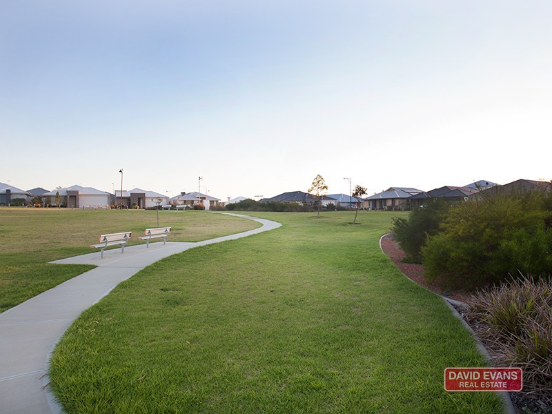 5 Damperia Green, Sinagra WA 6065