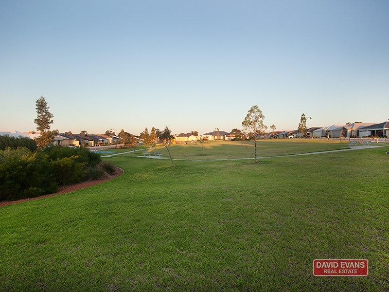 5 Damperia Green, Sinagra WA 6065