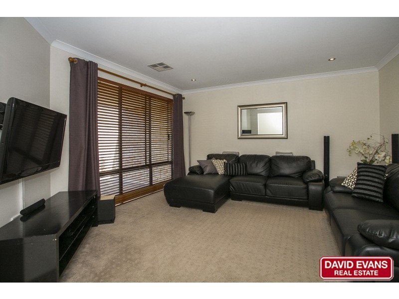 42 Wicklow Circle, Darch WA 6065