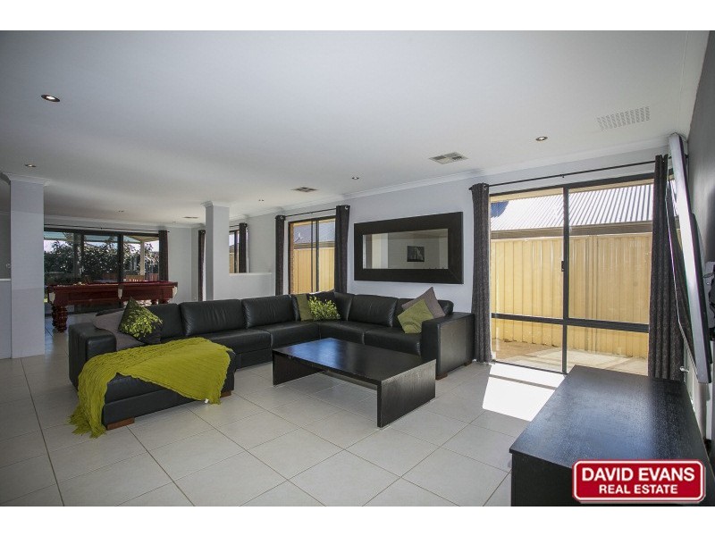 42 Wicklow Circle, Darch WA 6065