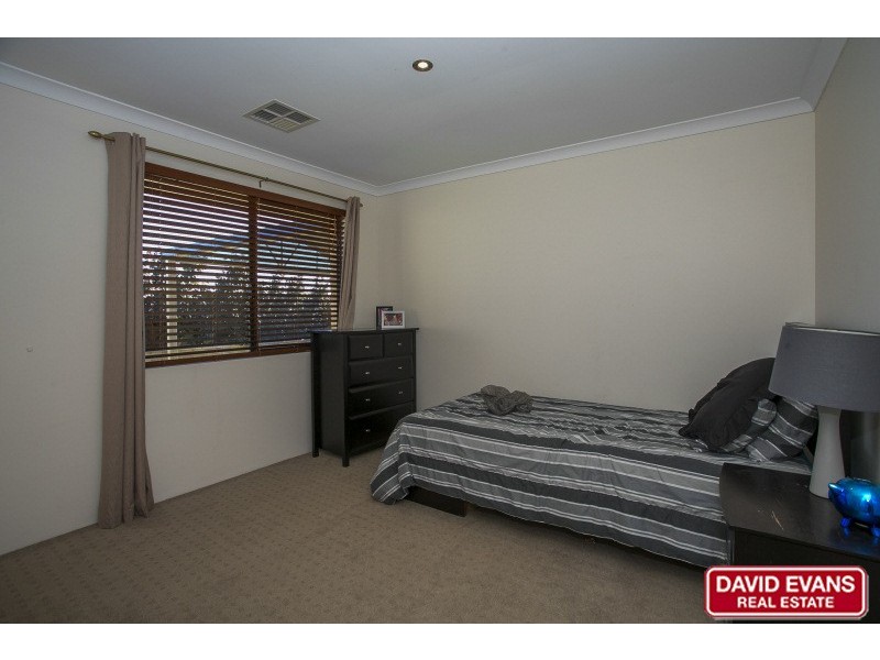 42 Wicklow Circle, Darch WA 6065