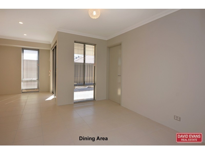 1/2 Redheart Road, Carramar WA 6031