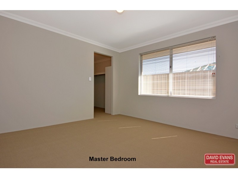 1/2 Redheart Road, Carramar WA 6031