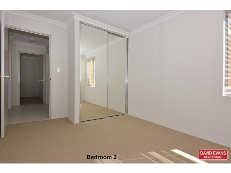 1/2 Redheart Road, Carramar WA 6031