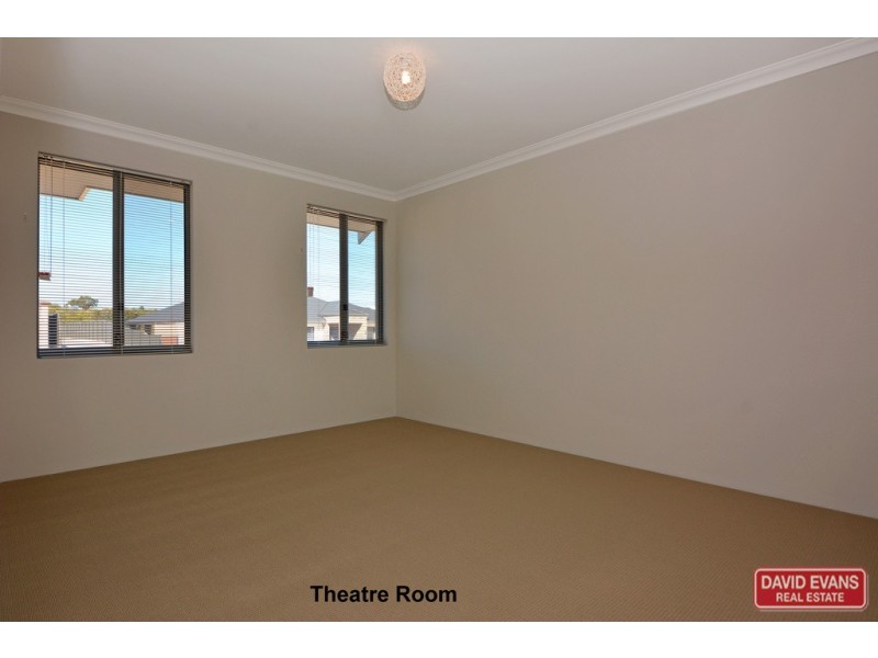 4/2 Redheart Road, Carramar WA 6031