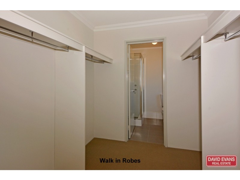 4/2 Redheart Road, Carramar WA 6031