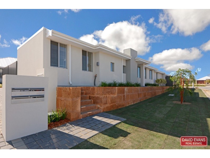 4/2 Redheart Road, Carramar WA 6031