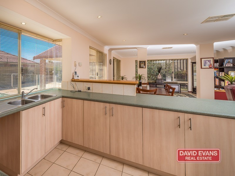 5 Ammanford Crescent, Butler WA 6036