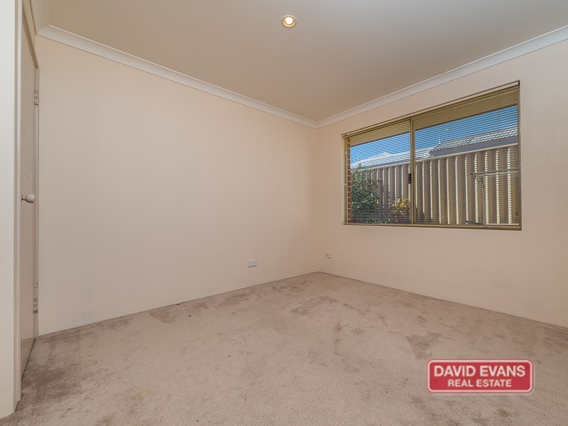 5 Ammanford Crescent, Butler WA 6036