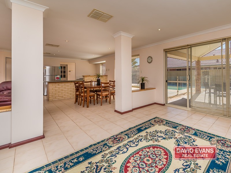 5 Ammanford Crescent, Butler WA 6036